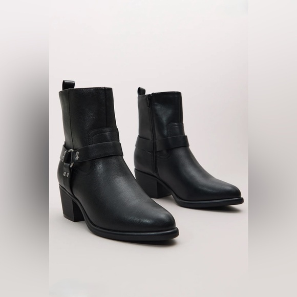 Altar'd State Shoes - Altar’d State Dawn Black Buckle Boot size 7